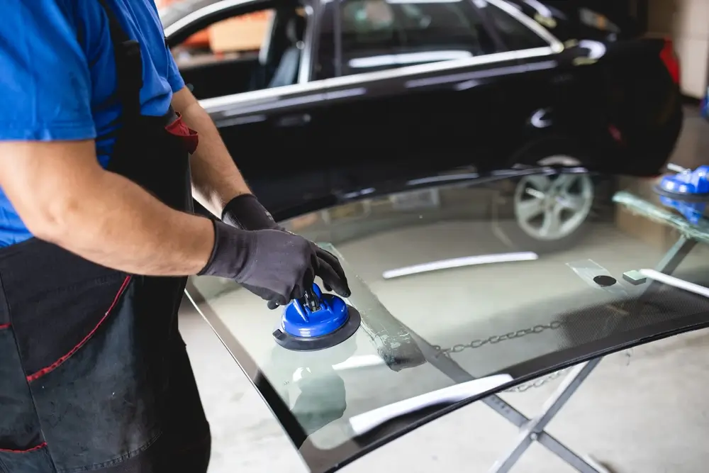 How Long Does It Take to Replace a Rear Windshield and What Are the Steps?